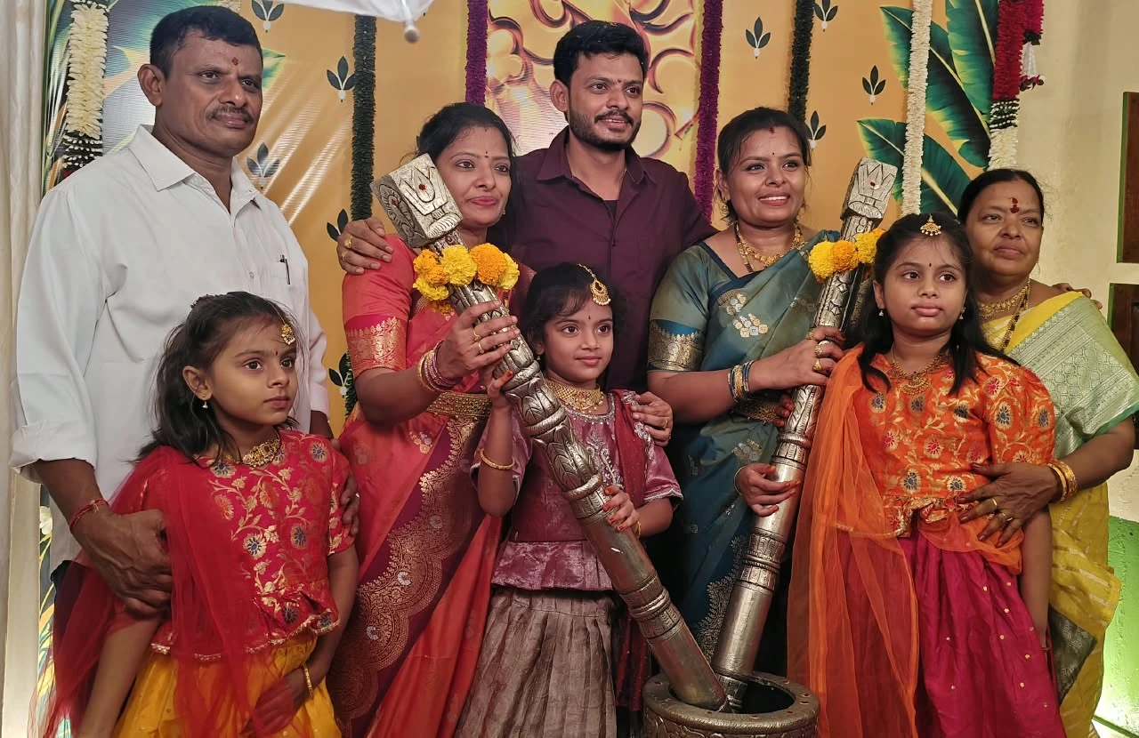 Family group photo at the traditional Telugu ceremony